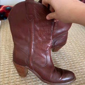 Frye boots lightly used